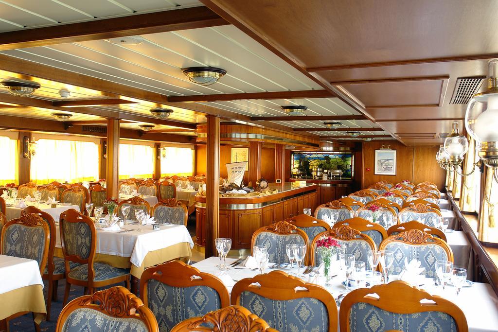 Invicta Ribeira Boat Hotel Porto Exterior foto